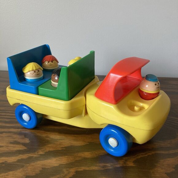 1985 Little Tikes Toddle Tots Change Around Truck and 5 figures - Picture 1 of 9